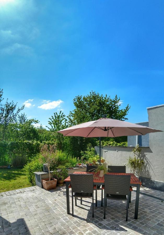 The White Door Apartment Aalst Exterior photo
